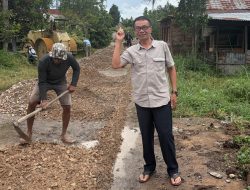 Realisasikan Aspirasi, Ajisman Dt Majo Kayo Bangun Jalan Aspal di Tabek Panjang