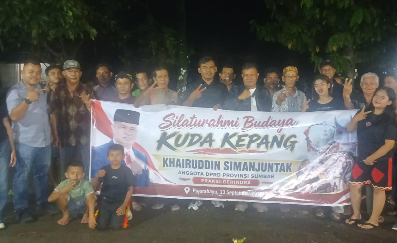 Ketua Komisi II DPRD Sumbar Khairuddin Simajuntak bersama masyarakat Nagari Pujorahayu Kecamatan Luhak Nan Duo, Pasaman Barat, Minggu (13/09/2026) malam.