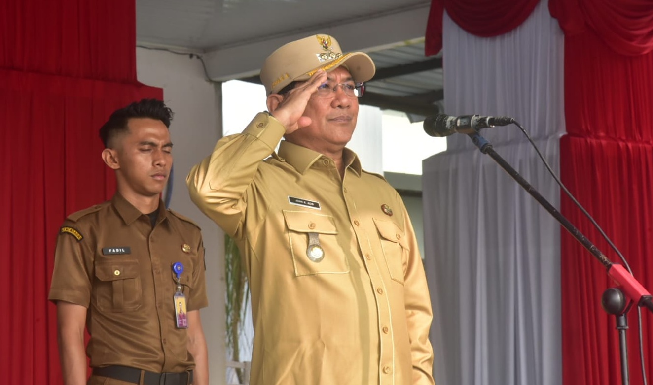 Bupati Padangpariaman John Kenedy Azis saat bertindak sebagai Inspektur Upacara, Senin (07/09/2026)