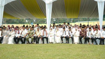 Bupati Solok Selatan bersama Wakil Bupati, Sekretaris Daerah, Ketua DPRD Bdan peserta Wisudah Tahfiz Al-Qur’an ke III Tingkat Solok Selatan, Sabtu (05/09/2026). 