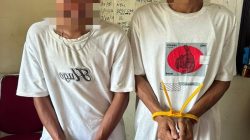 Dua orang pemakai Narkoba yang ditangkap Satresnarkoba Polres Limapuluh Kota di Jorong III Koto Bangun, Nagari Koto Bangun, Kecamatan Kapur IX, Jum’at (04/09/2026).