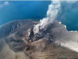 Dampak Erupsi Gunung Anak Krakatau, 21 Penerbangan Menuju BIM Dibatalkan
