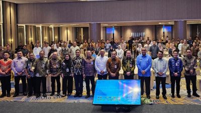 Direktur Utama Bank Nagari Gusti Candra bersama peserta ETPD Partnership Gathering & ETPD Award 2026 di Hotel Mercure Padang, Jum’at (25/09/2026).