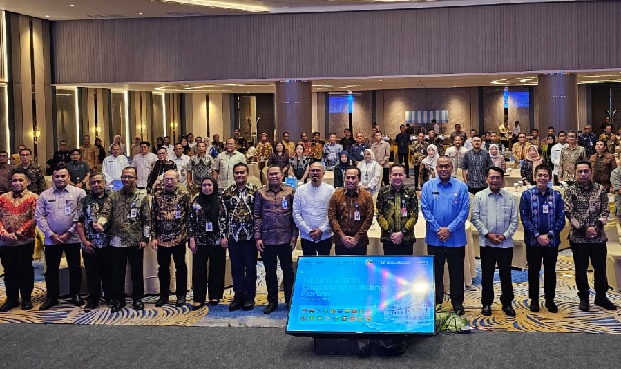Direktur Utama Bank Nagari Gusti Candra bersama peserta ETPD Partnership Gathering & ETPD Award 2026 di Hotel Mercure Padang, Jum’at (25/09/2026).