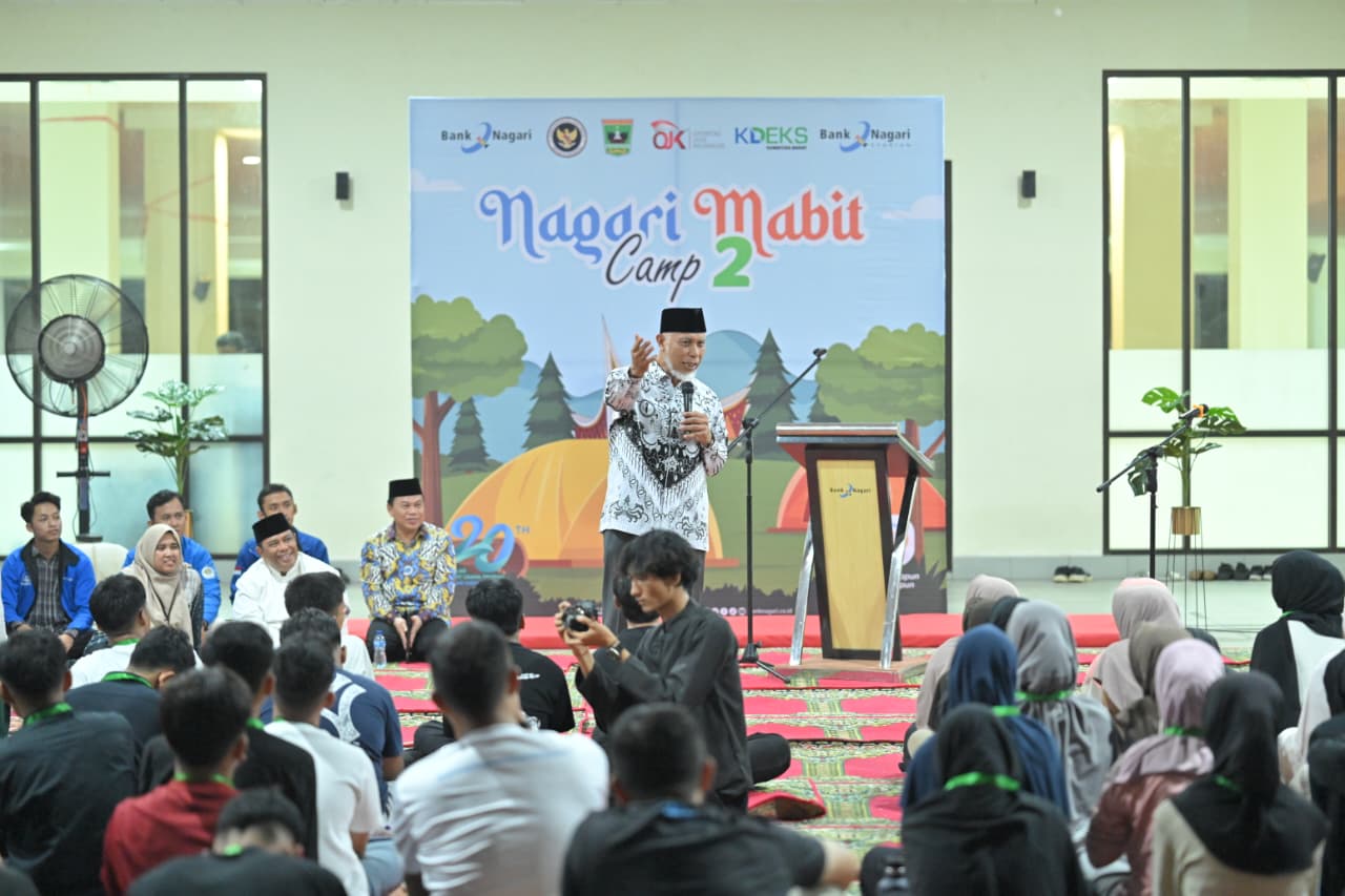 Gubernur Sumbar Mahyeldi Ansharullah saat kegiatan kegiatan Nagari Mabit Chapter 2 di Masjid Raya Syekh Ahmad Khatib Al-Minangkabawi, Jumat (04/09/2026) malam.
