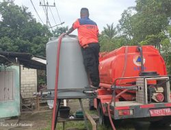 Perumda AM Padang Terus Pasok Air Bersih Bagi Warga Terdampak Bencana