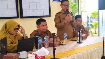 Kacabdin Wilayah VI Provinsi Sumatera Barat, Efri Syahputra memberi dukungan bagi SMA dan SMK Pasaman Barat dalam kegiatan pelaksanaan digitalisasi sekolah, Selasa (15/09/2026).