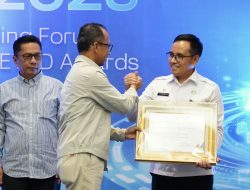 Padangpariaman Raih Dua Penghargaan dari Bank Nagari