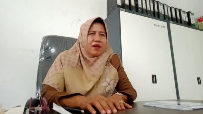 Kepala SMAN I Patamuan, Endra Kasmawati,S.Pd
