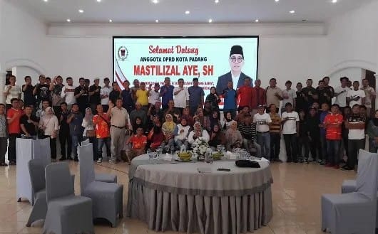 Bertemunya para pelaku sepak bola dengan wakil rakyat untuk membicarakan berbagai persoalan sekaligus mencari jalan keluar bagi kemajuan sepak bola di Kota Padang
