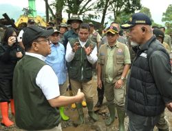 Menko PMK Kunjungi Lokasi Galodo, Rehabrekon Butuh Rp819 M