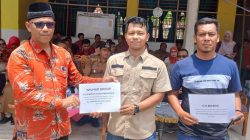Manajemen PT PHP Unit 2 yang diwakili oleh Fery Febrian/CSR Wilmar Group Region Pasaman Barat yang diterima Kepala SMA Tunas Bangsa Maligi DT. Azral Haidi, Selasa (01/09/2026).