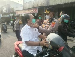 Antisipasi Dampak Karhutla, Polsek Koto Tangah Bagikan Ratusan Masker kepada Pelajar dan Pengendara 