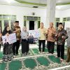 Manufer Putra Firdaus Serahkan Bantuan untuk Majelis Taklim dan Kelompok Yasinan