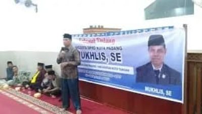 Anggota DPRD Kota Padang, Mukhlis, SE, sedang berikan sambutannya dalam reses yang diantusasi masyarakat di Kecamatan Koto Tangah, Kota Padang.