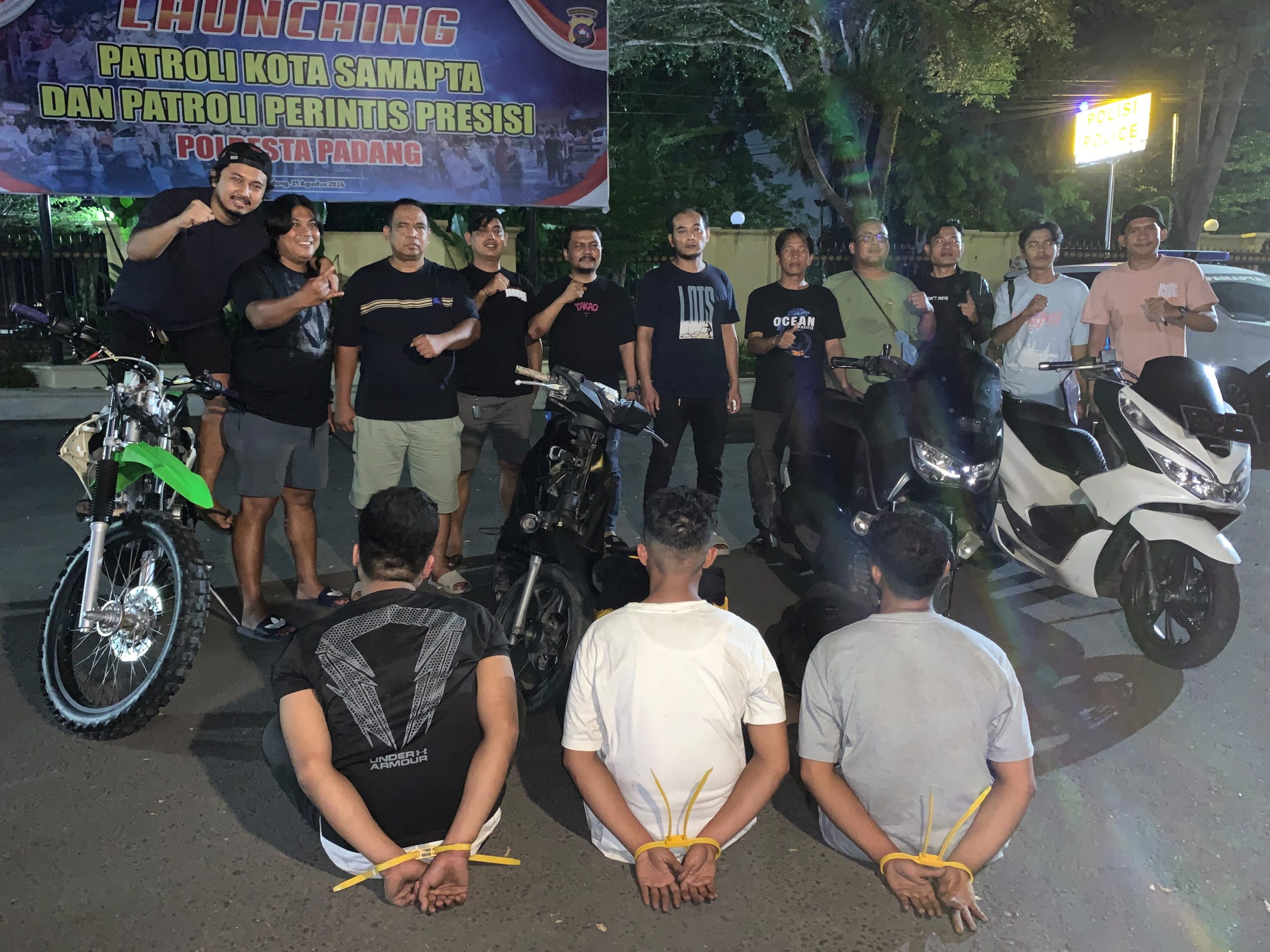 Pelaku Curanmor saat dibekuk Tim Klewang Polrestas Padang.