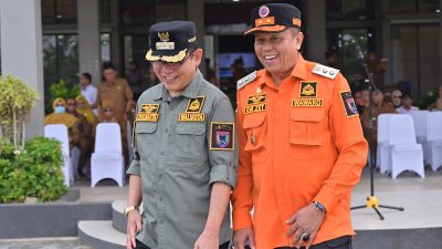 Wali Kota Payakumbuh Zulmaeta bersama Wakil Wali Kota Elzadaswarman dan jajaran Forkopimda saat Apel Siaga Bencana dan Harkamtibmas.  