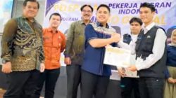 Wamen P2MI Dzulfikar Ahmad Tawalla saat melepas 40 peserta Pelatihan Food Patisserie dan Food Service Program SMK Go Global Balai Pelayanan Pelindungan Pekerja Migran Indonesia (BP3MI) Sumbar ke Malaysia, Jum'at (18/09/2026).