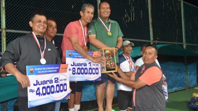 Wali Kota dan Sekda Juara Turnamen Tenis Internasional BAVETI