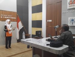 Hurriya Rahima Adabi Wakili Sumatera Barat dari Cabang Baca Puisi