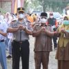 Bupati dan Kapolres Bagikan Ratusan Masker di SMAN 1 Pasaman