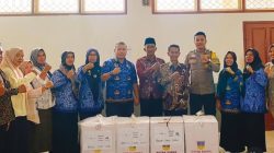 Camat Sangir Jujuan Elfi Hendri bersama unsur Forkopimcam Sangir Jujuan usai proses rekapitulasi penghitungan suara Pilwana Serentak, Kamis (08/10/2026).  