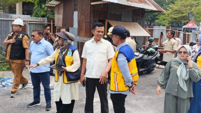 Ketua Komisi III DPRD Kota Padang, Helmi Moesim bersama sejumlah anggota komisi dan jajaran OPD teknis terkait itu menyasar beberapa lokasi di Kota Padang.