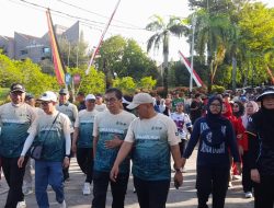 6.450 Peserta Semarakkan UNAND Run dan Jalan Sehat, Rektor Tantang 36 Ribu Warga Kampus Lebih Meriah Dies Natalis UNAND Tahun Depan