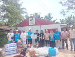 Bantuan YBM PLN UP3 Padang Hadirkan Semangat di Tengah Banjir Bandang