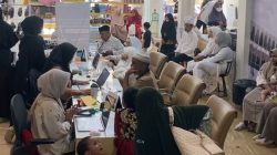 Kesibukan terjadi di PT Cordoba Berkah Mandiri Tour and Travel, yang ramai di kunjungi masyarakat untuk berangkat umrah.