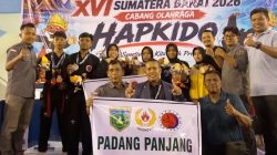 Kontingen Hapkido Kota Padangpanjang usai pengalungan medali di GOR Alimin Sinapa Kota Solok.