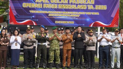Wakil Wali Kota Padangpanjang Allex Saputra bersama Ketua DPRD dan Forkopimda saat Apel Operasi Patuh Singgalang di Polres Padangpanjang, Senin (26/10/2026).